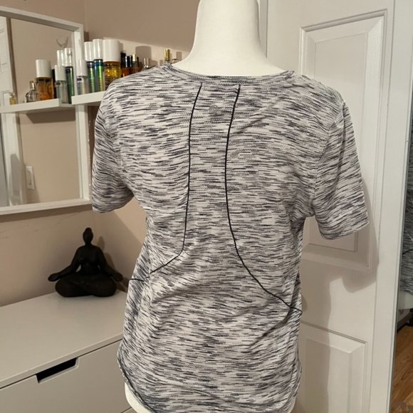 Lululemon Running Shirt Size 8 - Picture 2 of 3